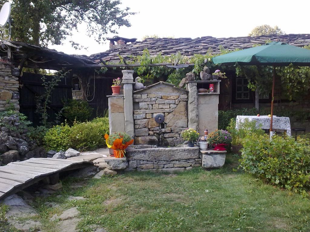 Guesthouse Peyna Buitenkant foto